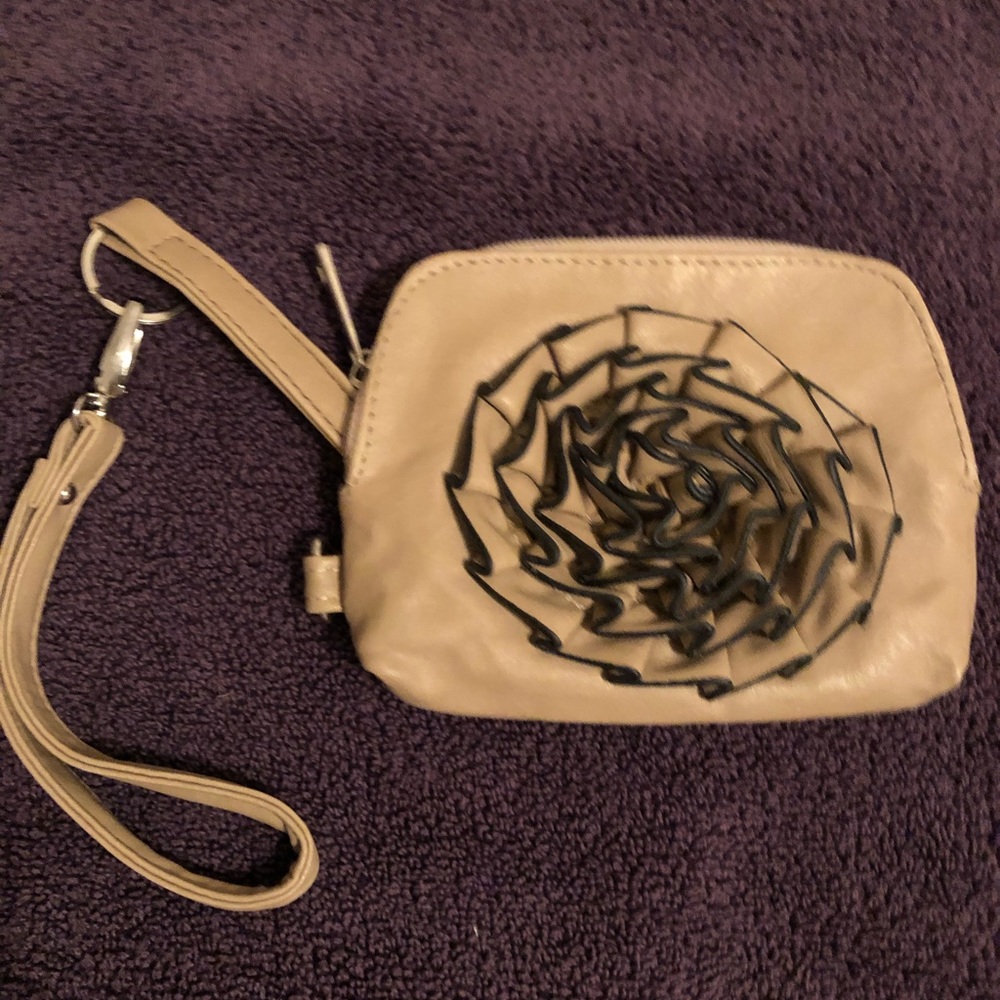 Leather Wristlet w Raised Flower - Picture 6 of 6